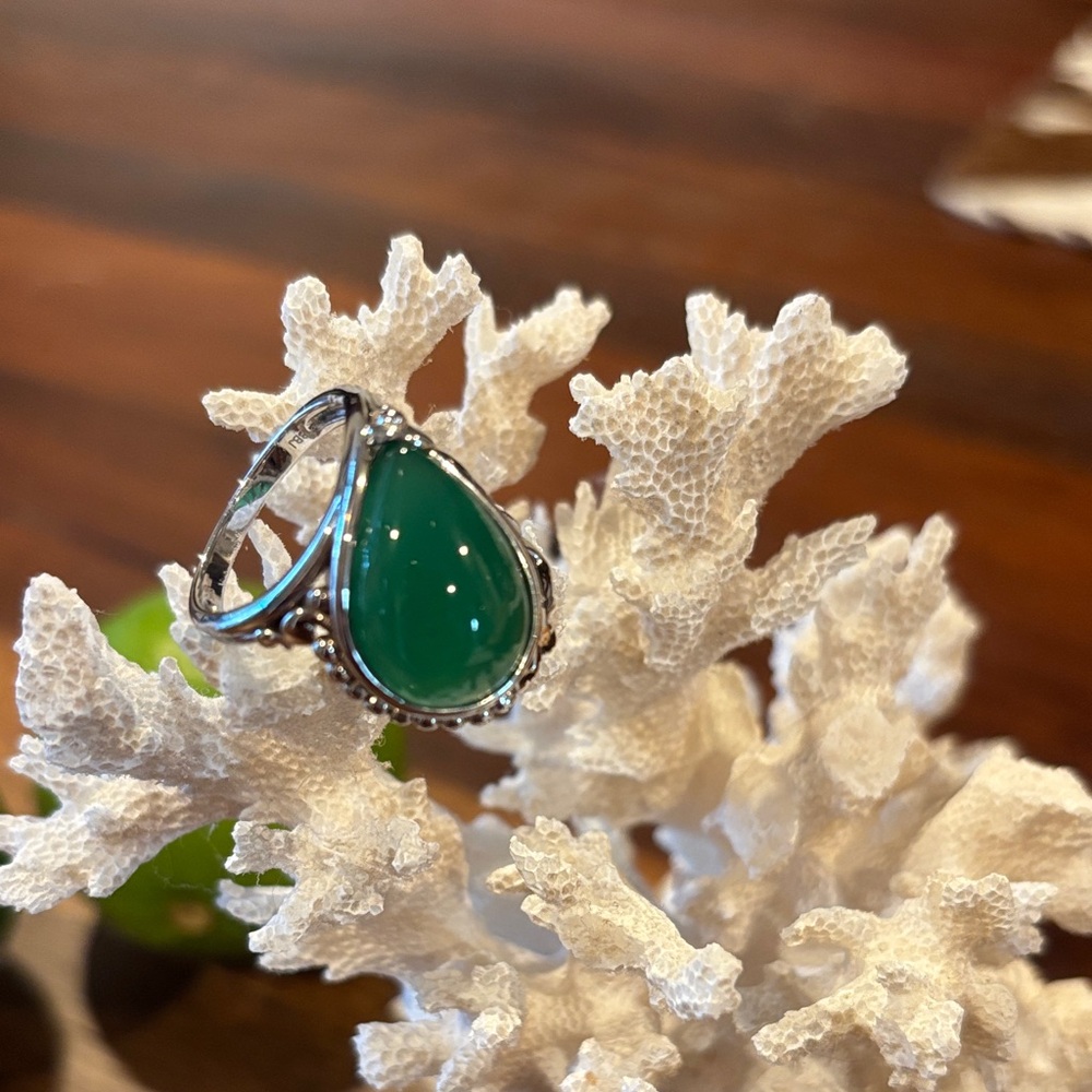 Elegant Green onyx and sterling silver Ring